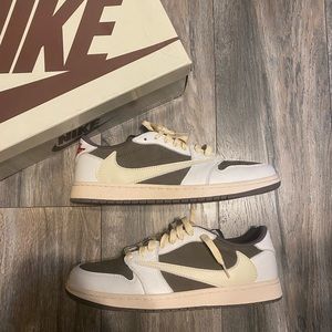 Travs Scott x Jordan Retro 1 low Reverse Mocha